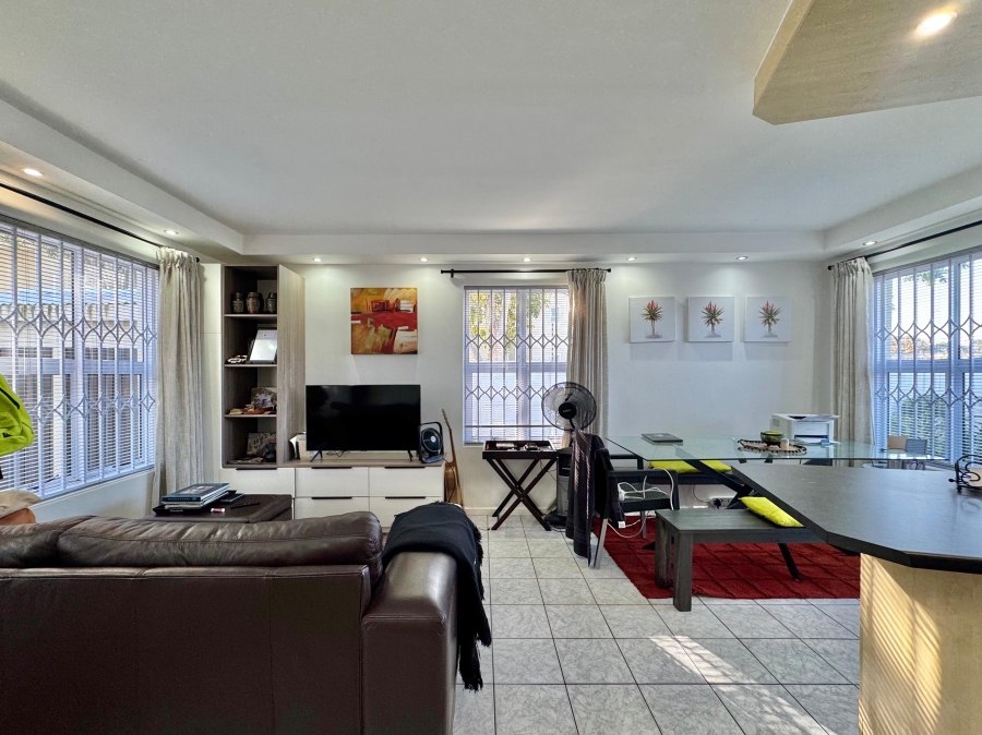2 Bedroom Property for Sale in Kenilworth Western Cape
